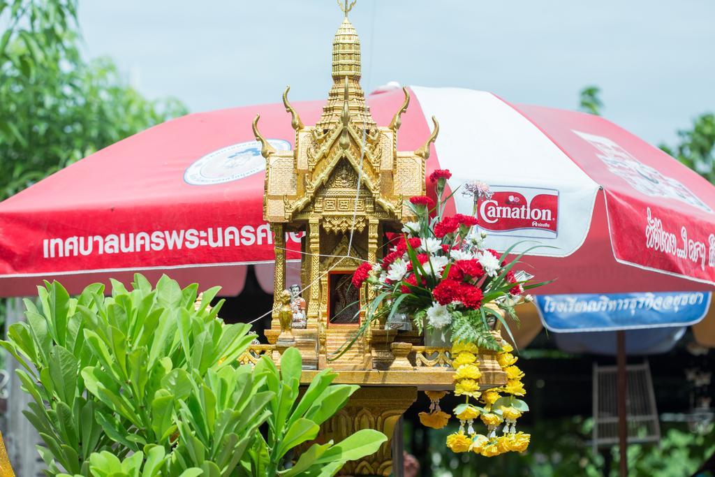 Baan Are Gong Riverside Homestay Phra Nakhon Si Ayutthaya Esterno foto